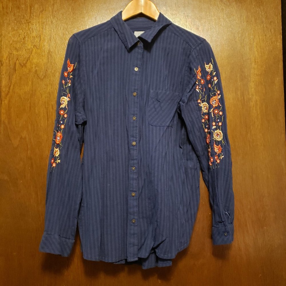 Sonoma button up with embroidered sleeves